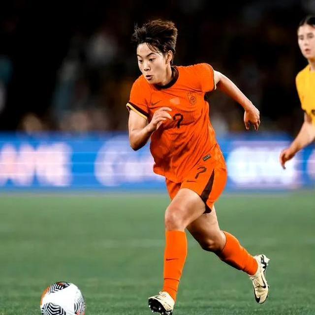关于荷兰女足队拟提高球员薪酬，提升队伍实力的信息