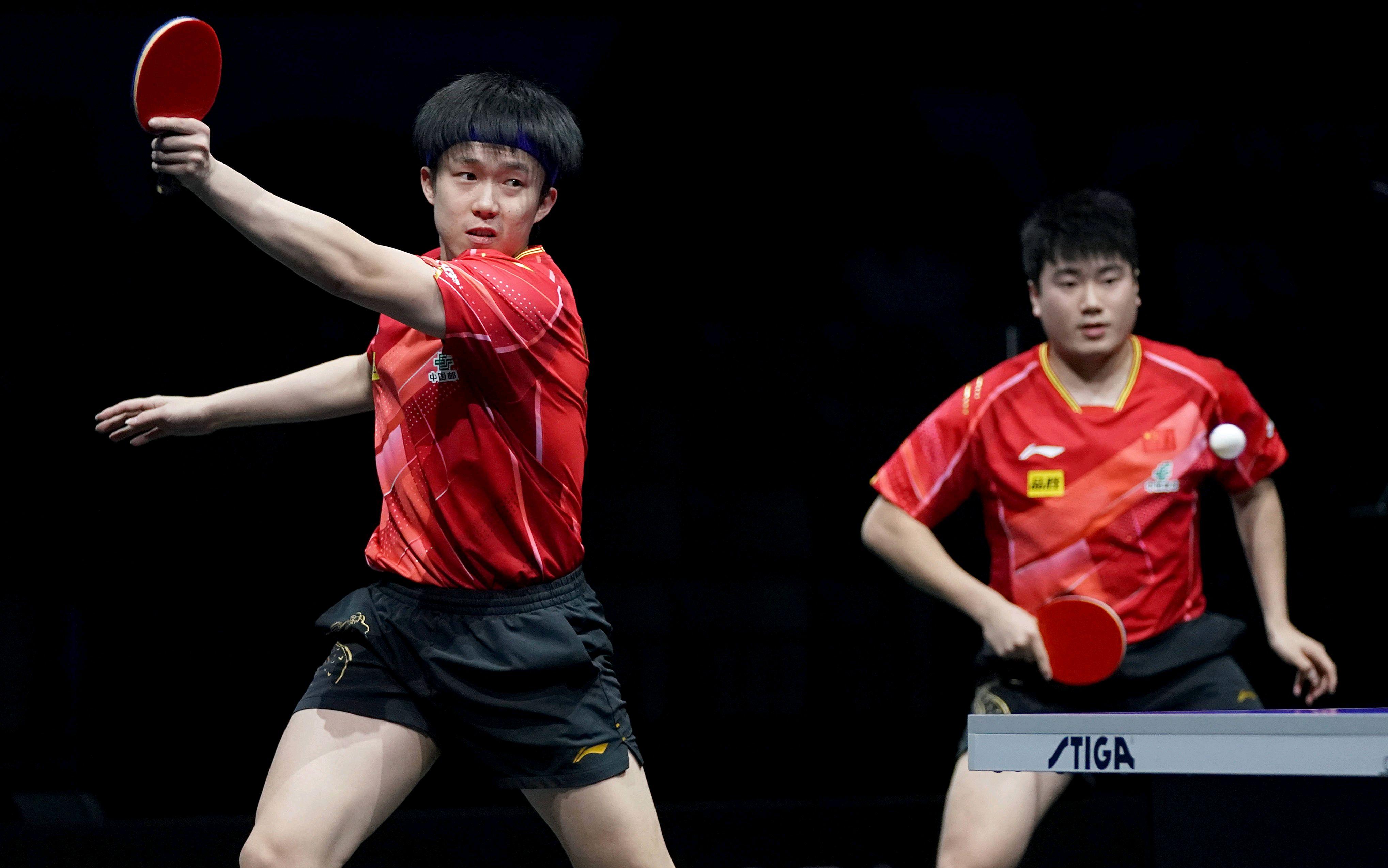 乒乓球选手球技高超,精彩对抗 乒乓球选手球技高超,精彩对抗