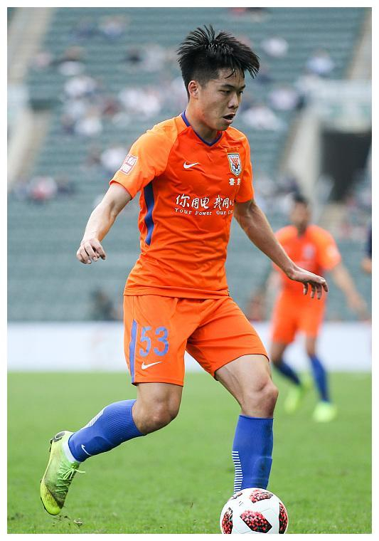 教练组新提拔的年轻队员表现抢眼的简单介绍