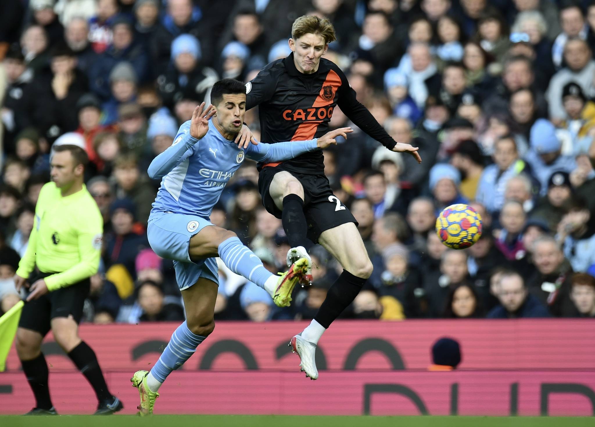 关于葡萄牙鏖战尤文,马夏尔完成帽子戏法的信息 关于葡萄牙鏖战尤文,马夏尔完成帽子戏法的信息