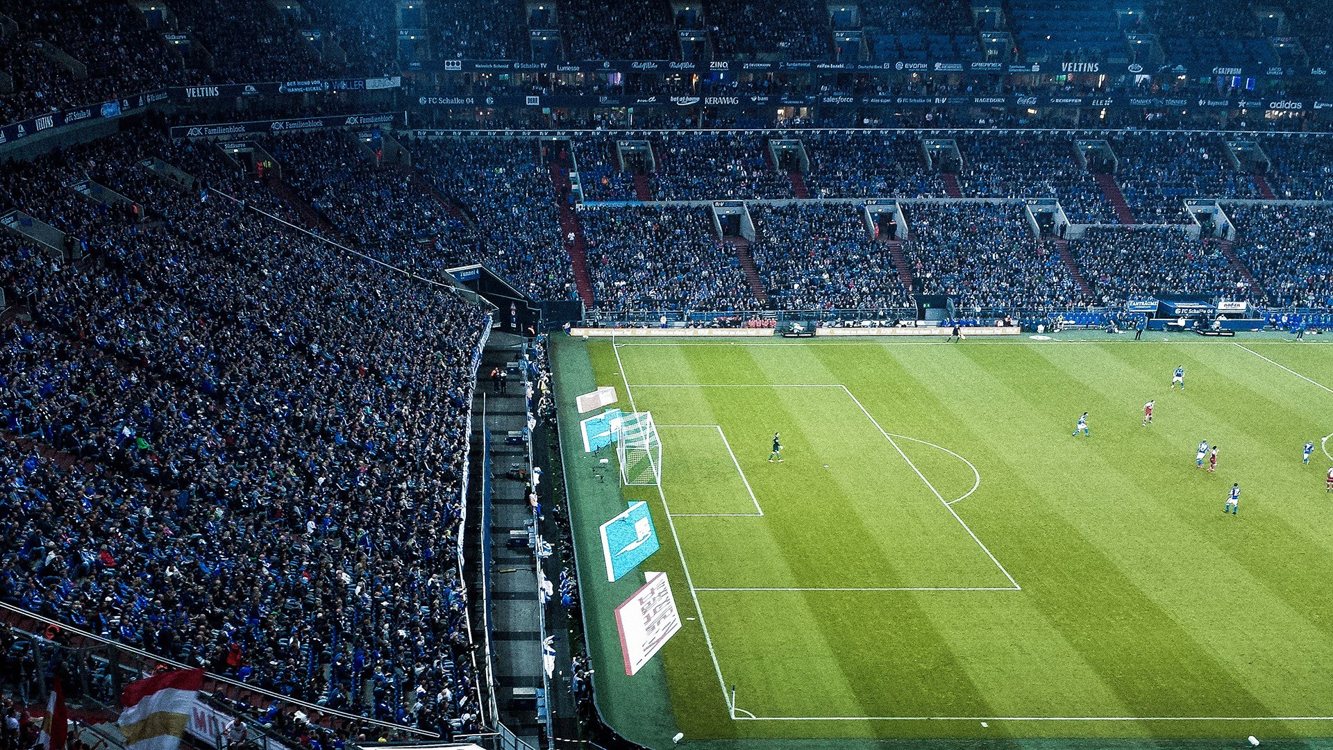 街道狂飙与绿茵奇迹，当F1焦点战遇上马里击败利物浦的隐喻