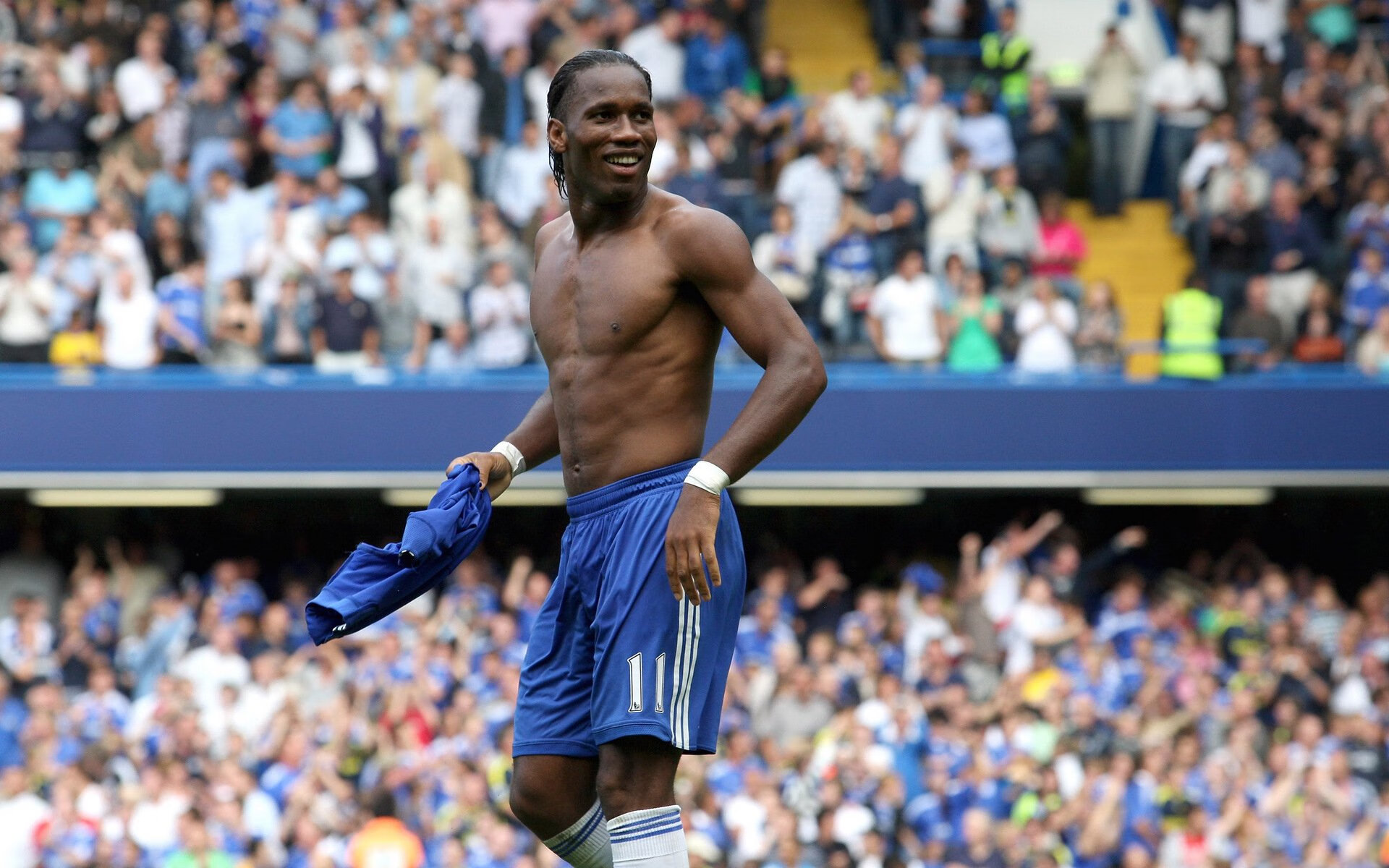 乌克兰收割芬兰背后的战术密码，阿坎吉如何扛起全队前行