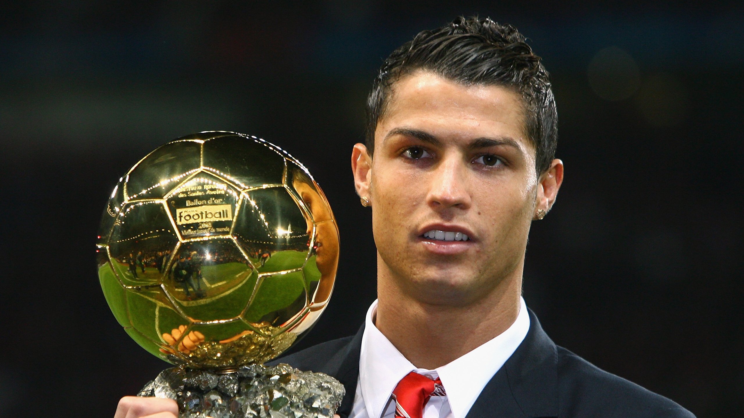 卢卡库一锤定音，伊拉克奇迹般淘汰塞维利亚晋级